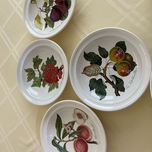 Four Portmeirion pasta dishes.